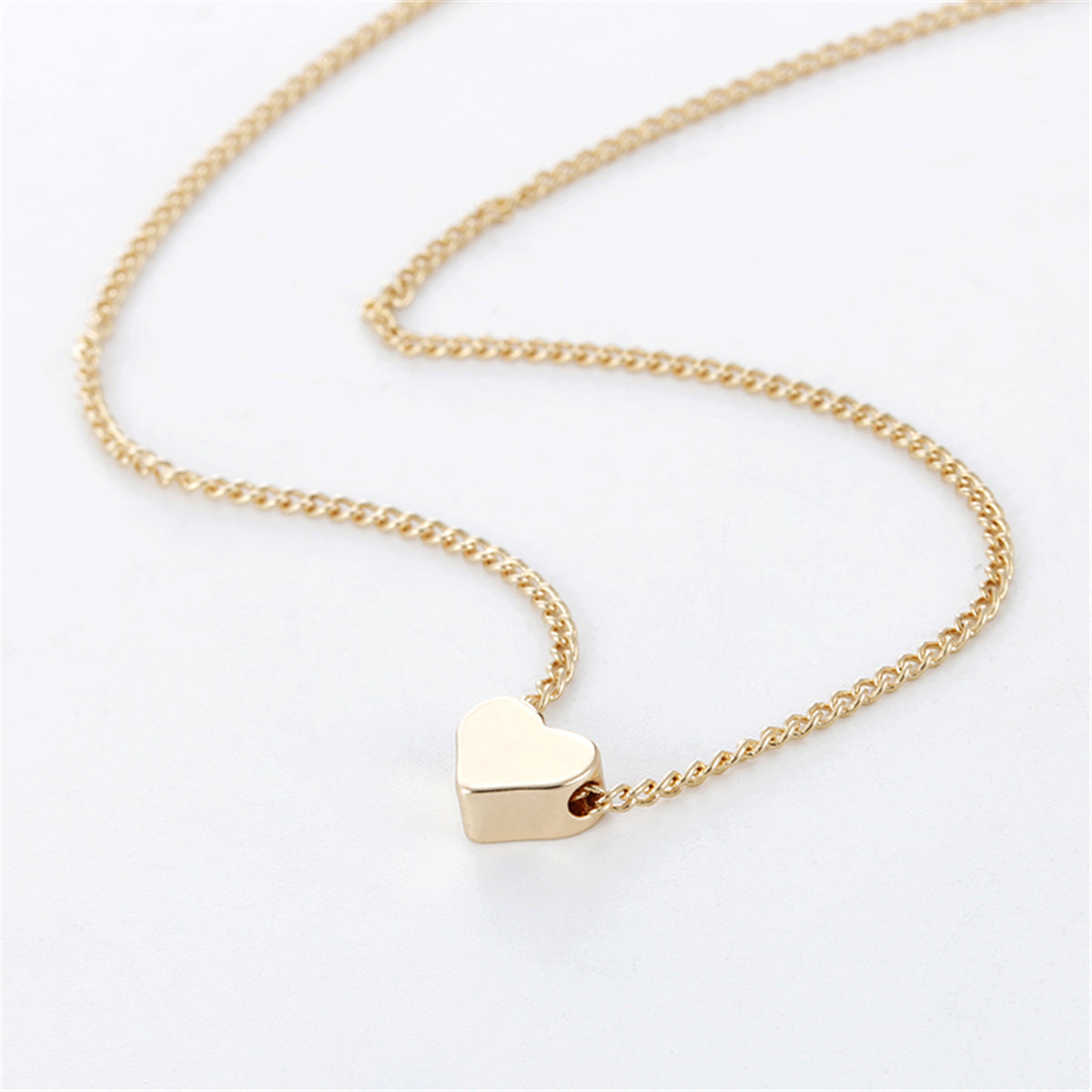 Double-Sided Love Pendant Necklace: A Simple Fashion Statement