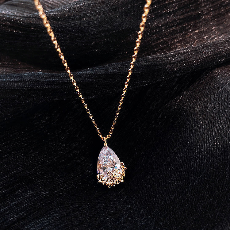 Elegant Crystal Water Drop Pendant Necklace for Women