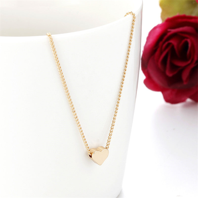 Double-Sided Love Pendant Necklace: A Simple Fashion Statement