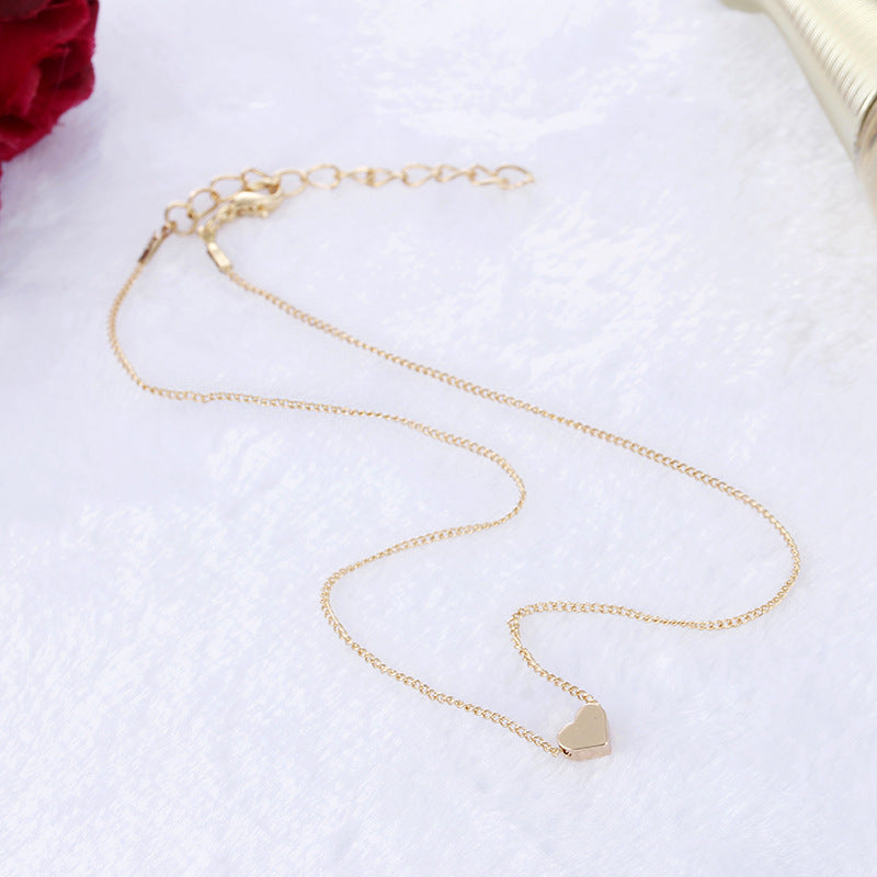 Double-Sided Love Pendant Necklace: A Simple Fashion Statement